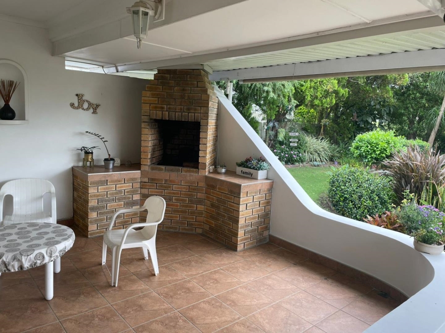 4 Bedroom Property for Sale in Beacon Bay Eastern Cape